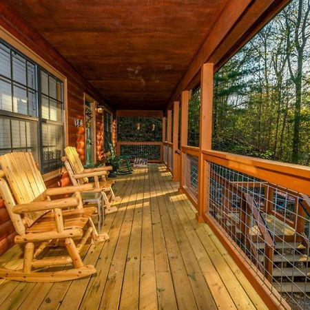 Little Bear Cabin Гетлинбург Екстериор снимка