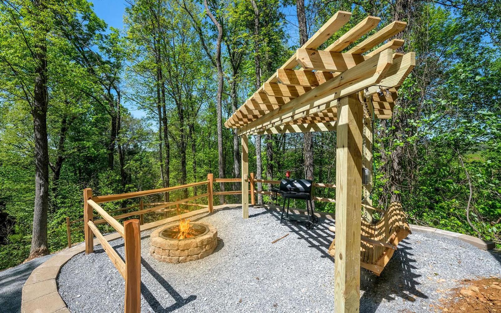 Little Bear Cabin Гетлинбург Екстериор снимка