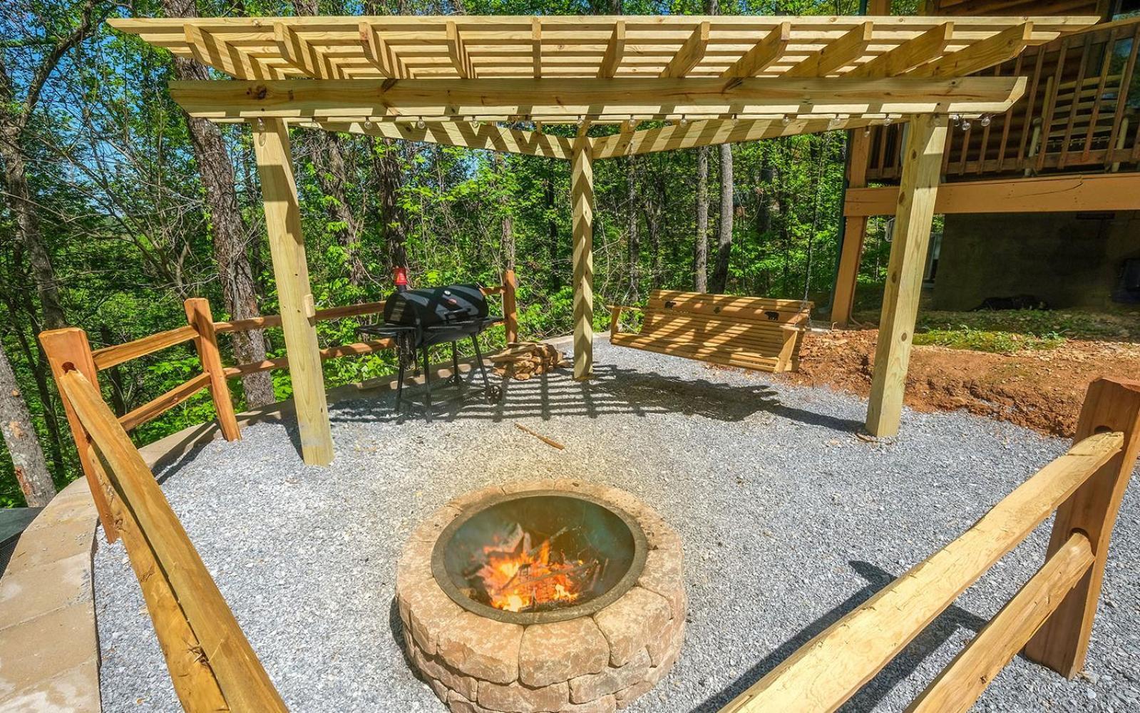 Little Bear Cabin Гетлинбург Екстериор снимка
